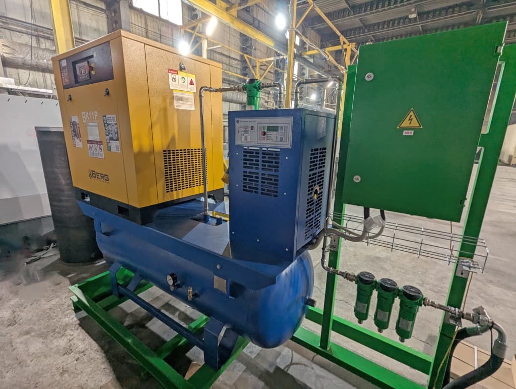 Азотная установка PN-7-1.jpg Азотная установка PN-7-1.jpg